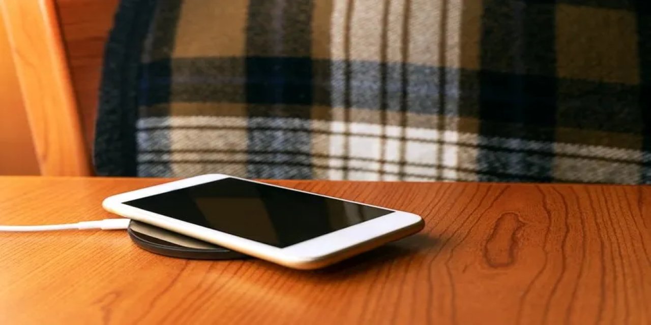 Eğer bunu yapıyorsanız telefonunuz evde yangın çıkartabilir!