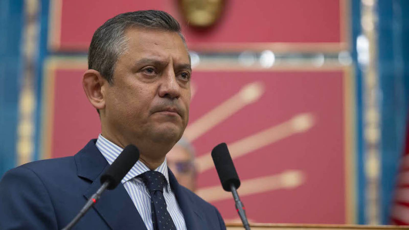 Özgür Özel'den Furkan Karabay'ın tutuklanmasına tepki: Sarayın yeni Zekeriya Öz’ü kendince meydan okuyor