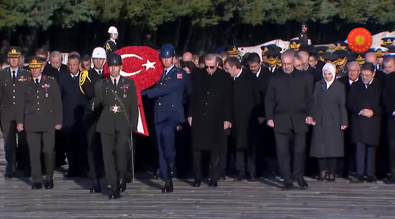 Devlet erkanı Anıtkabir'de Atatürk'ün huzurunda