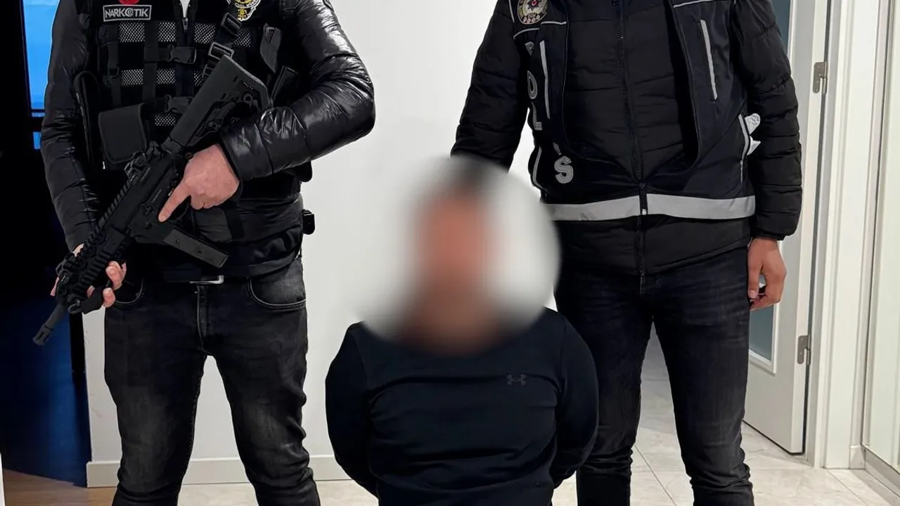İnterpol Kırmızı Bülteniyle aranan suçlu, İstanbul'da yakalandı