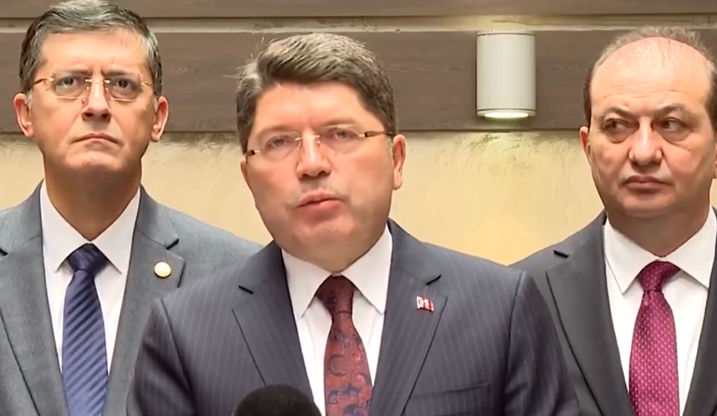 Apo'ya 'umut hakkı' Bakan Tunç'a soruldu