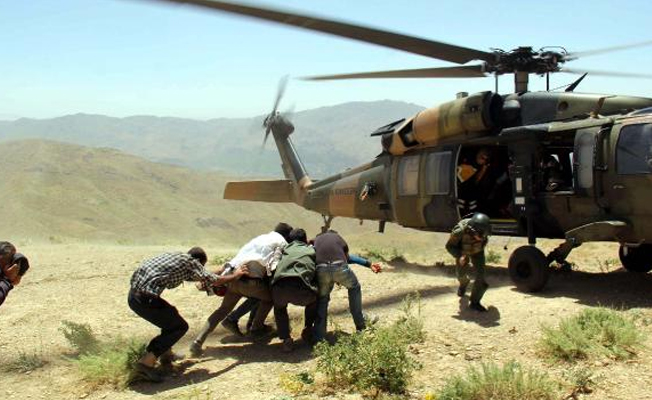 Mehmetçik helikopterle hayat kurtardı!
