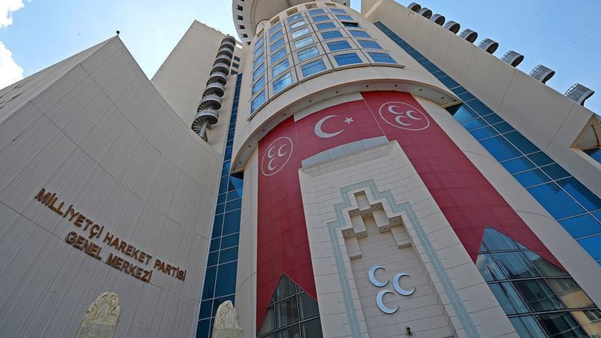 MHP il başkanı görevinden istifa etti!