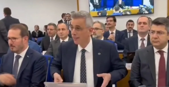 TBMM'de Sağlık Bakanı Kemal Memişoğlu'na istifa çağrısı! Memişoğlu tepkilere karşı sadece güldü
