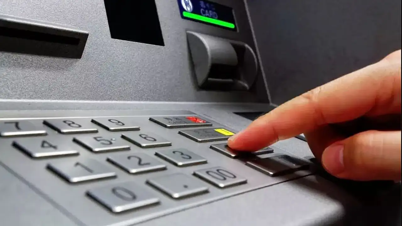 Bu ATM'yi gördüğünüz yerde uzaklaşın! Tüm paranızdan olabilirsiniz