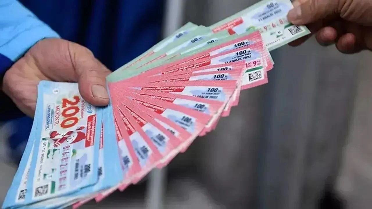 Yapay zeka yılbaşı piyangosunu kazandıracak rakamları bilebilir mi?