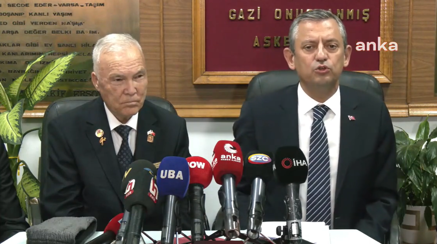 Özgür Özel, Türkiye Muharip Gaziler Derneği'nden 'Öcalan'ı Meclis'e çağıran Bahçeli'ye seslendi