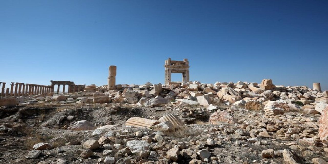 İsrail, Suriye'yi bombaladı: 36 ölü, 50'den fazla yaralı