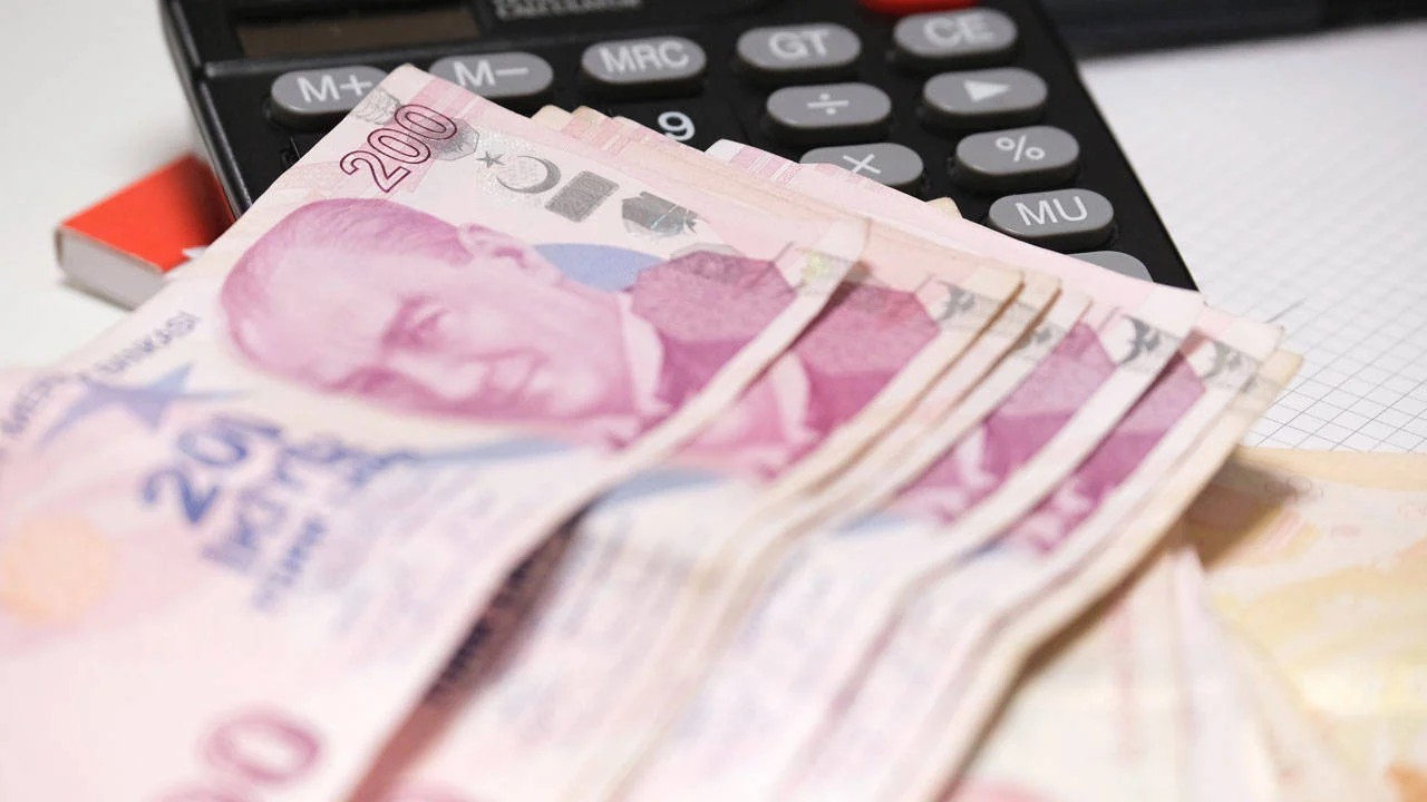 En düşük emekli aylığı için 3 farklı rakam gündemde