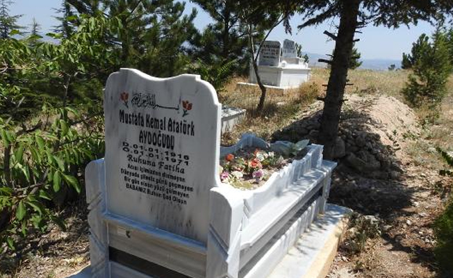 Mezar taşındaki 'Atatürk' ismi silindi!