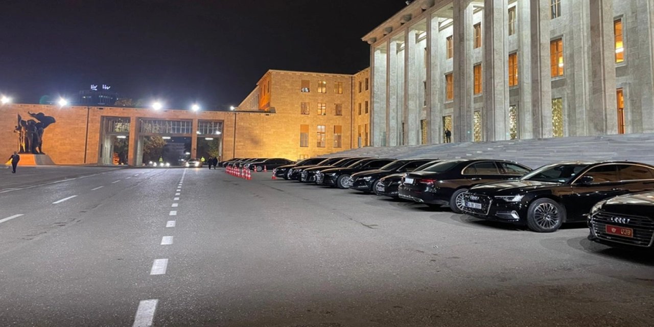 AKP'lilere Meclis'te 'TOGG' şoku: "Yerli milli deyip Mercedes’e, Audi’ye biniyorlar"