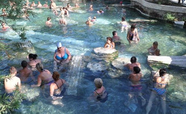 'Pamukkale Suriyeliler'e bedava değil'