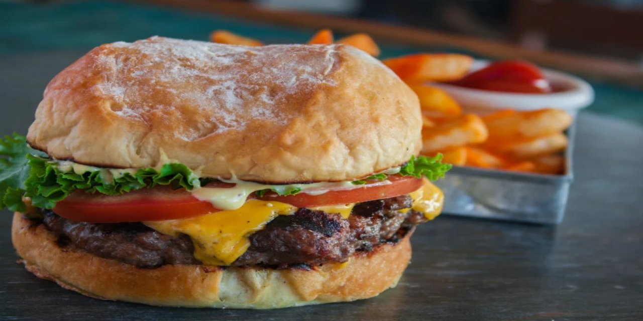 At ve eşek eti yediren restoranlar ifşa edildi! Hamburger, sucuk, kaşar ve birçok üründe gıda terörü