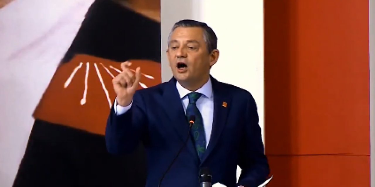 Özgür Özel'den Erdoğan'ı öven Trump'ın o sözleri hakkında ilk açıklama: "Sırtını sıvazlıyor"