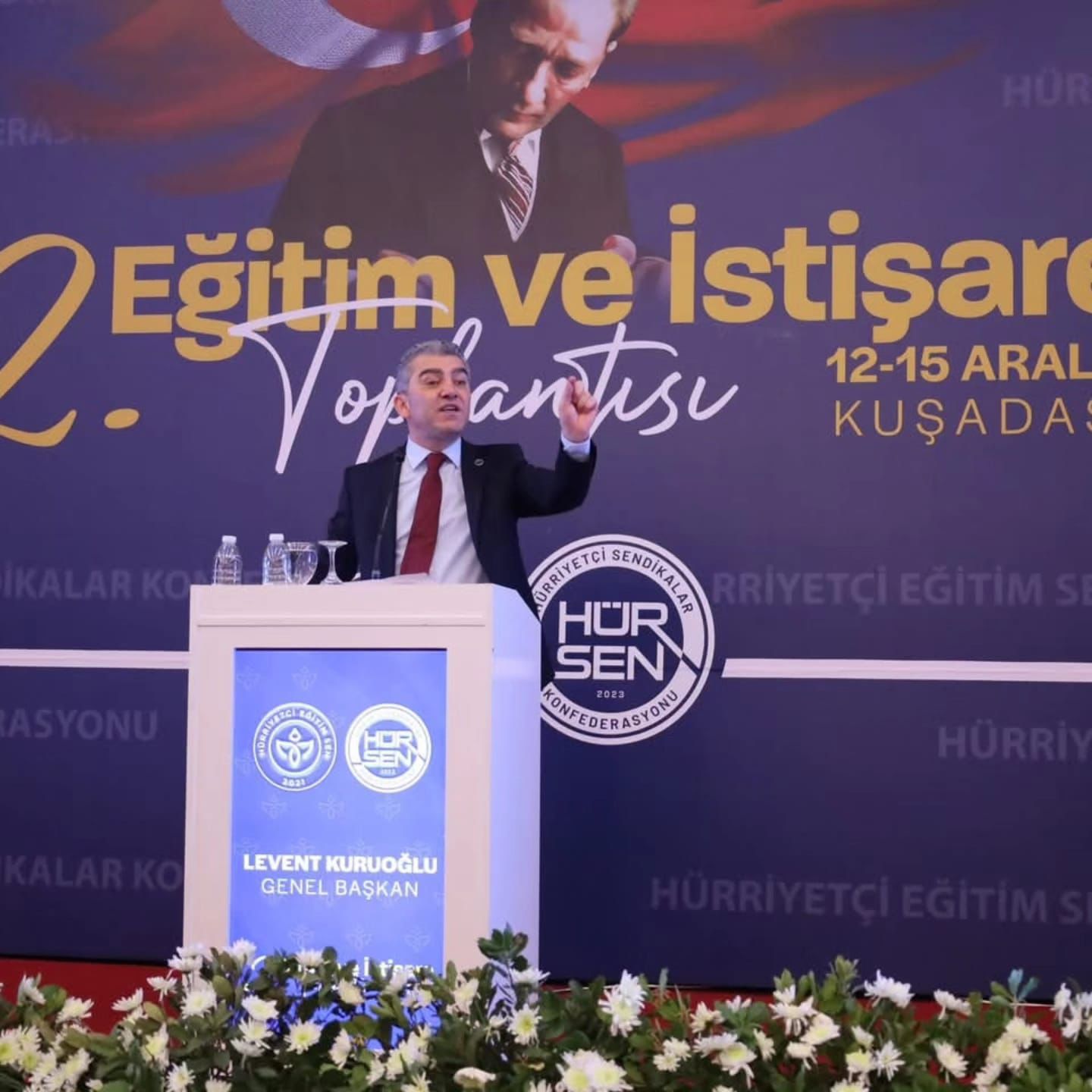 Hür-Sen'den Kamu-Sen'e zor soru: Apo TBMM'de konuşsun mu?
