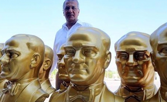 CHP'li Belediye'den sitelere Atatürk büstü dikecek