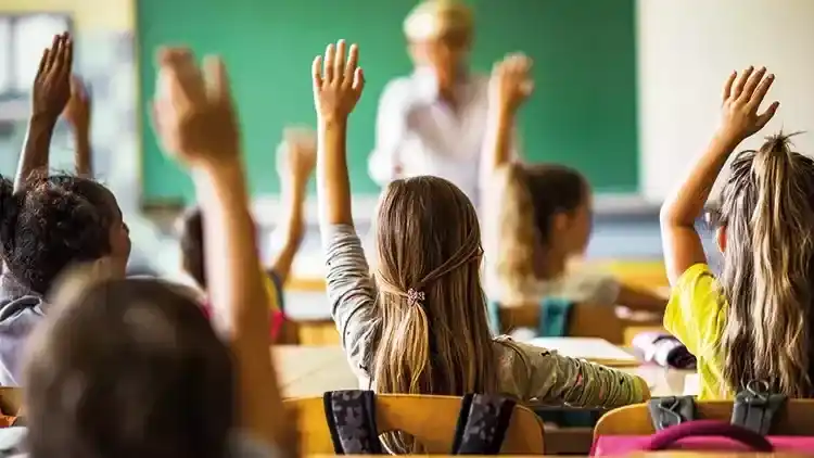 Okullara yeni yasak yolda! Yeni düzenleme kabul edildi