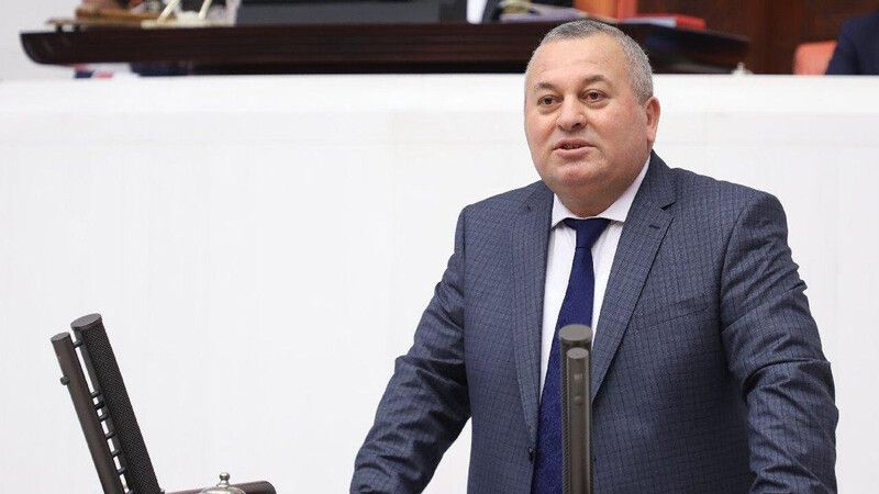 Cemal Enginyurt'un acı günü! Sosyal medyadan duyurdu