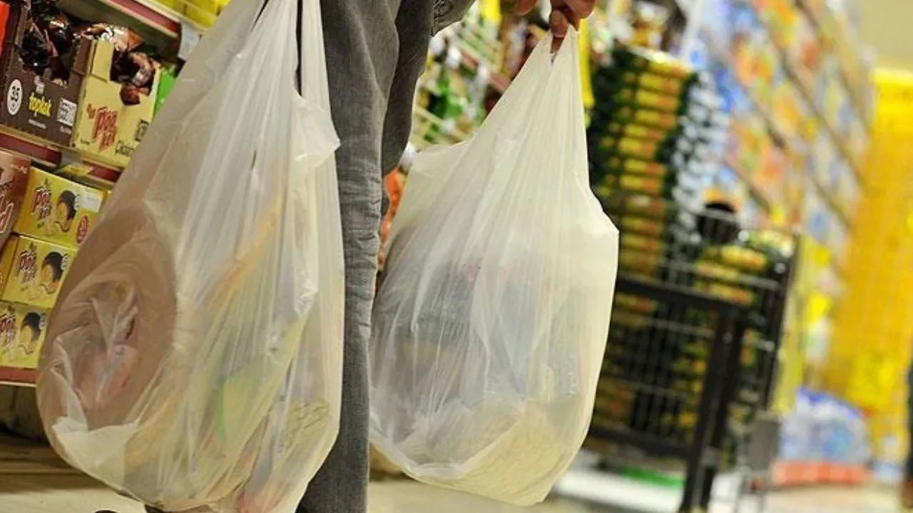 Plastik poşetlere de zam geldi