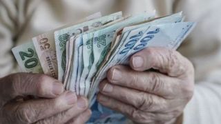 Merakla bekleniyordu! En düşük emekli maaşı belli oldu