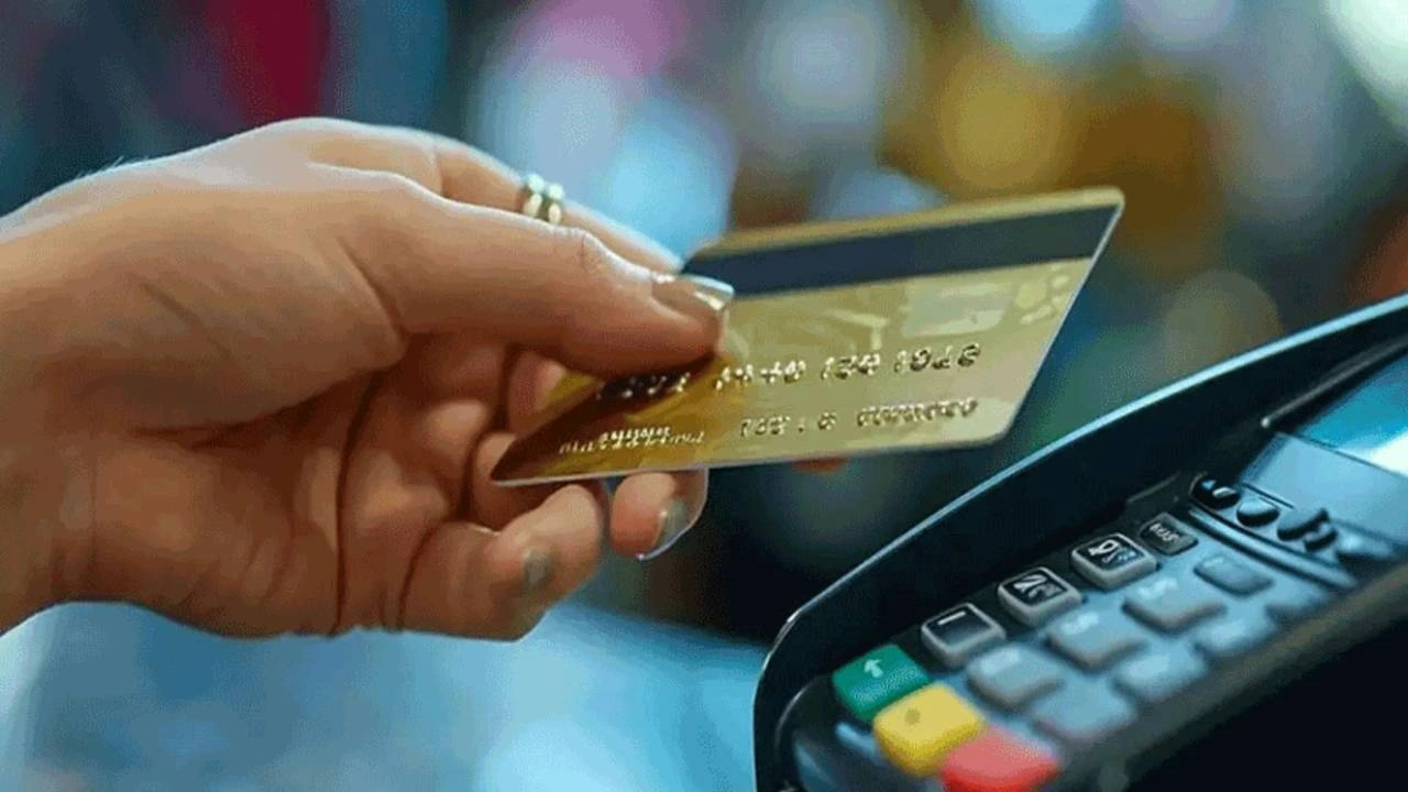 Kredi kartları patladı! Banka borçlularında büyük artış yaşandı