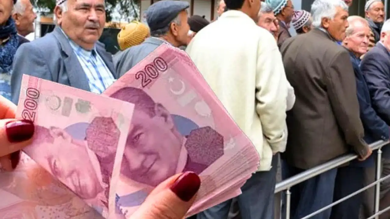 Kim ne kadar emekli maaşı alacak? Emekliye E-Devlet’te kök aylık düzenlemesi