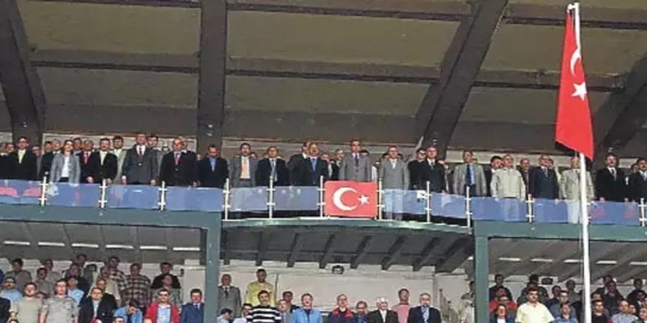 Kulüp başkanından 'beleşçi' siyasilere 'bilet' tepkisi: "Asgari ücretle çalışan taraftarların maç bileti alırken..."