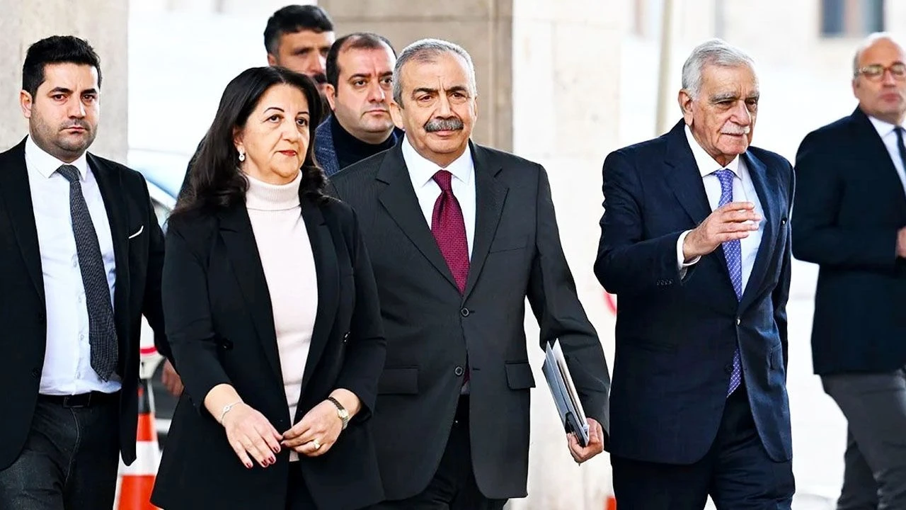 DEM Parti heyeti İmralı Adası'na gitti