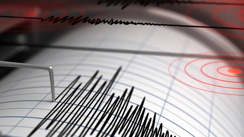 İzmir'de deprem