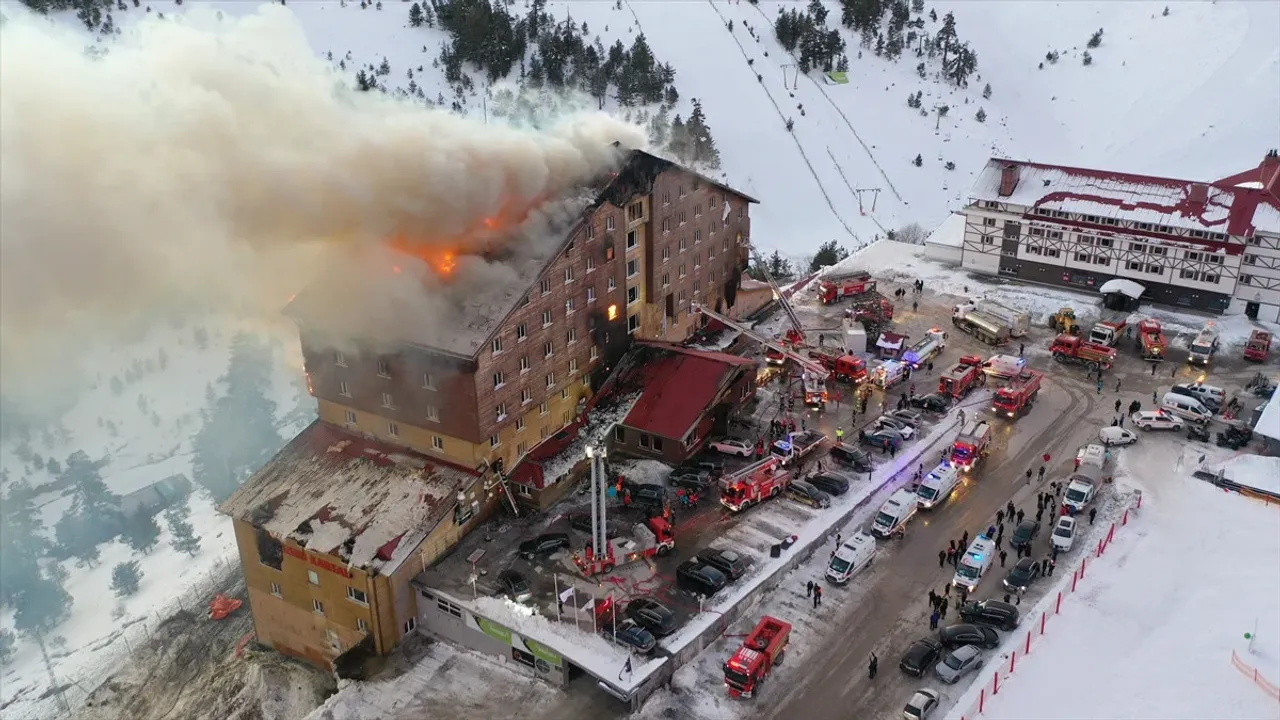 78 kişiye mezar olan Grand Kartal Otel'in sitesine girenler bu görselle karşılaştı