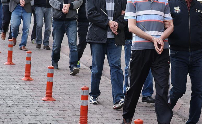 İzmir'de Emniyet operasyonu: 32 gözaltı