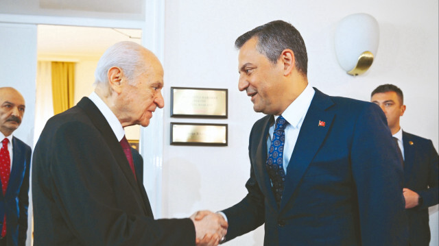 Devlet Bahçeli'den Özgür Özel'e teşekkür telefonu