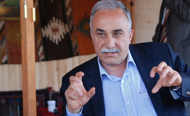Yeni bakan Fakıbaba sosyal medyayı salladı: Yorulmayın, masraf etmeyin...