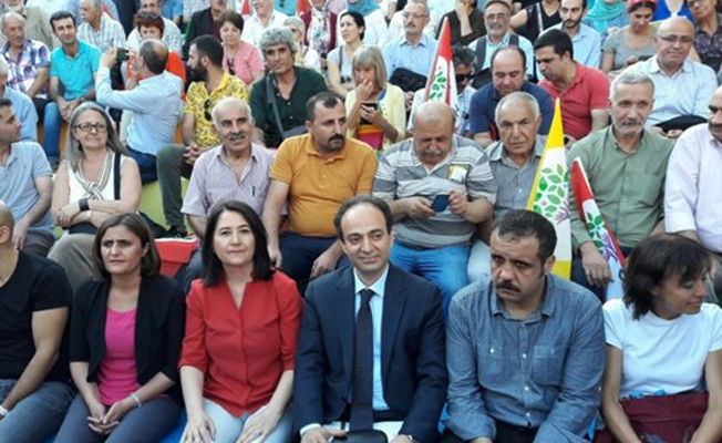 HDP'den 'Demokrasi Mücadelesi Deklarasyonu'