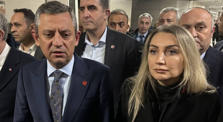 Ekrem İmamoğlu'ndan Özgür Özel'e tebrik