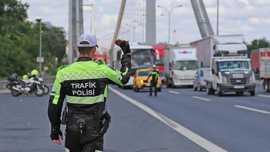 İstanbul'da bazı yollar 1 Mayıs nedeniyle trafiğe kapatıldı! İşte alternatif güzergahlar