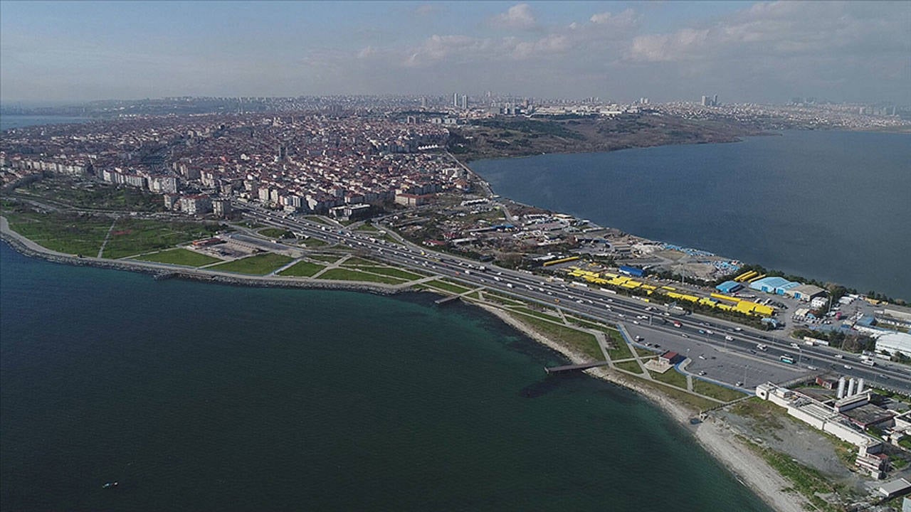 İki bakan Kanal İstanbul konusunda birbirini yalanladı