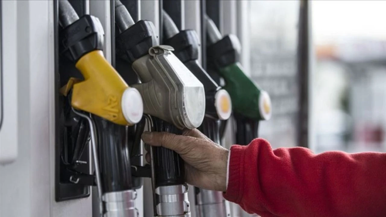 Petrol devi, en büyük rakibini satın almak için harekete geçti