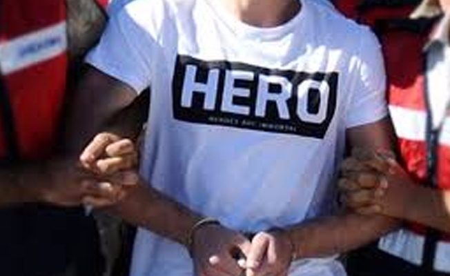 'Hero' tişörtü 'silahlı terör örgütü propagandası' sayıldı