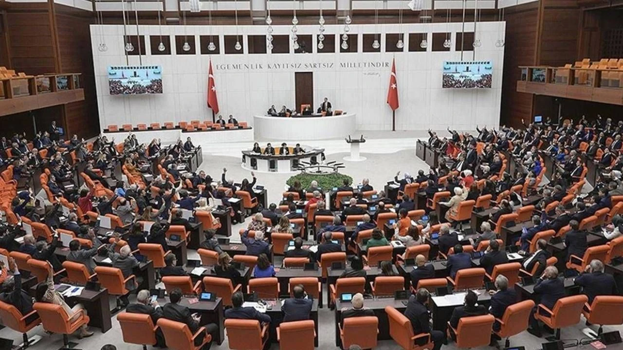 3 çocuk sahibi kadına memurluk yolda!