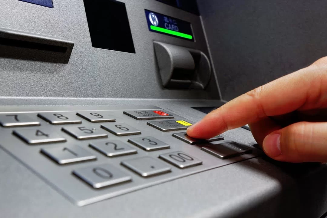 ATM'lerdeki kırmızı tuşun gizli sırrı ortaya çıktı