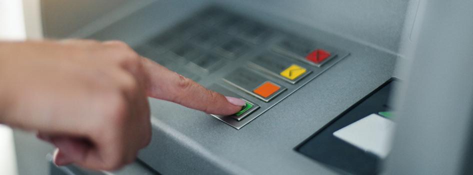 ATM'den para çekerken dikkat! Meğer kırmızı tuşun bu görevi varmış