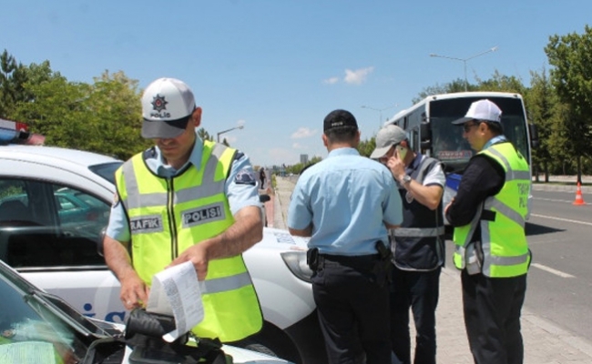 81 ilde eş zamanlı trafik denetimi: 3 bin 289 araç trafikten men edildi