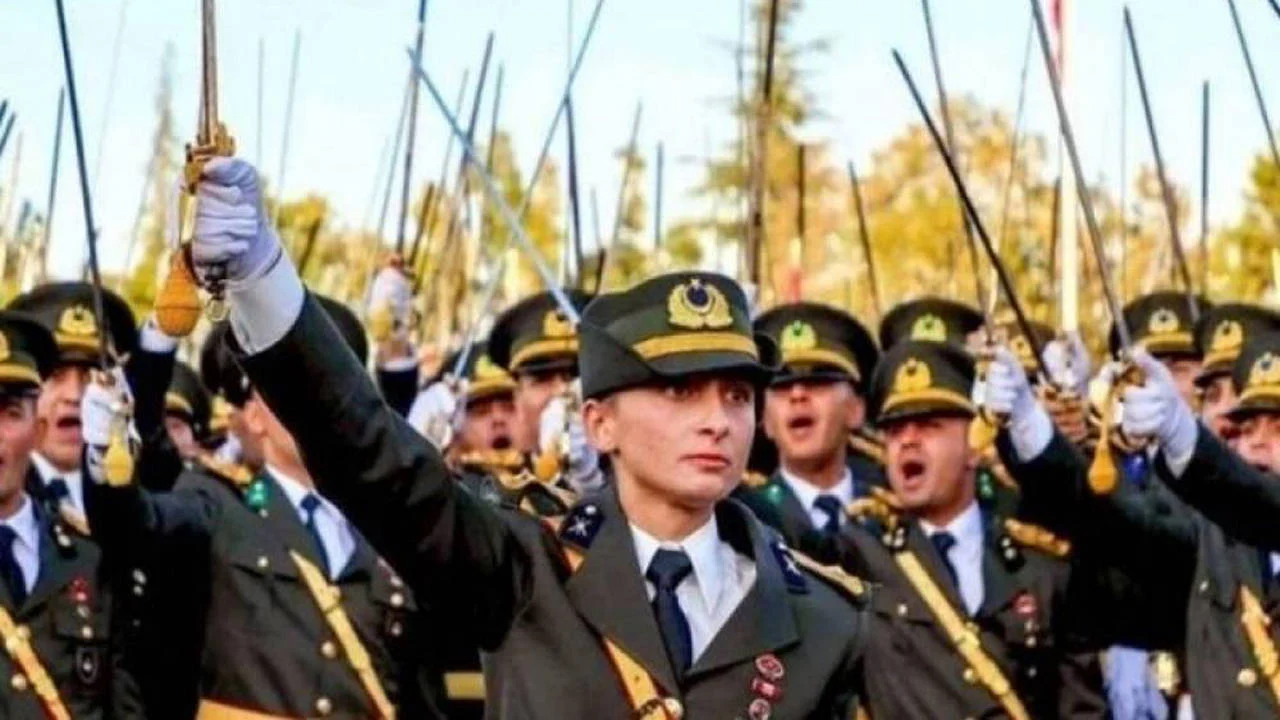 İhraç edilen Atatürkçü teğmenler işe başladı