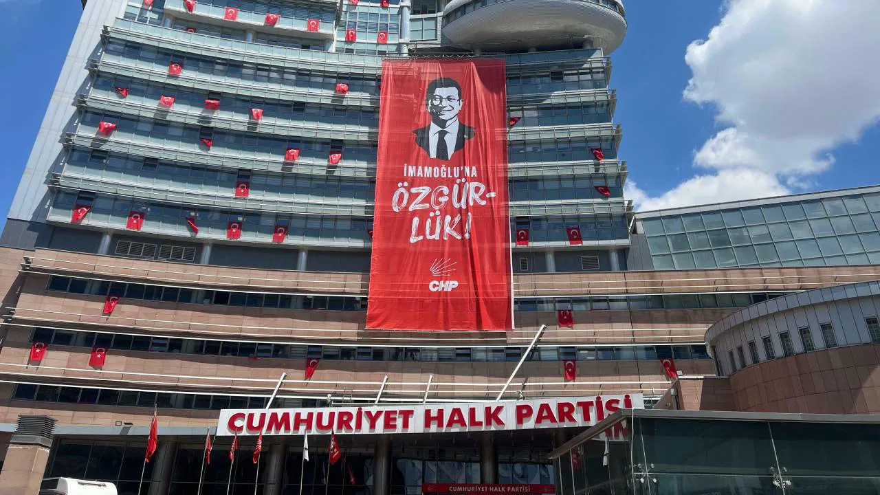 CHP, Ekrem İmamoğlu kampanyasında yeni aşamaya geçti