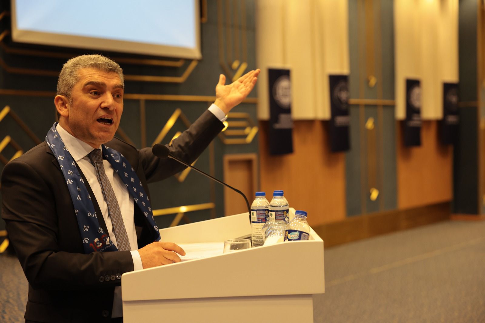 Hürriyetçi Sendikalar Konfederasyonu Genel Başkanı Levent Kuruoğlu: Terörle dansın bedelini millet öder, vatansever olduğunu iddia edenler nerede?