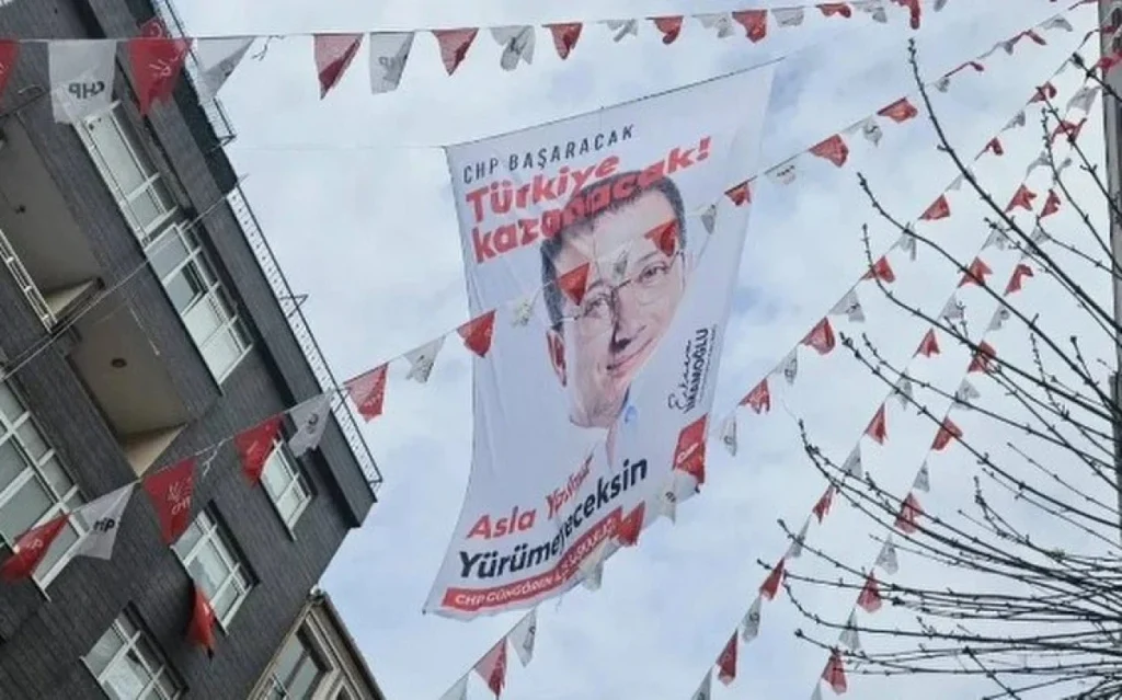Afişleri ve pankartları yasaklanan İmamoğlu'ndan dikkat çeken paylaşım