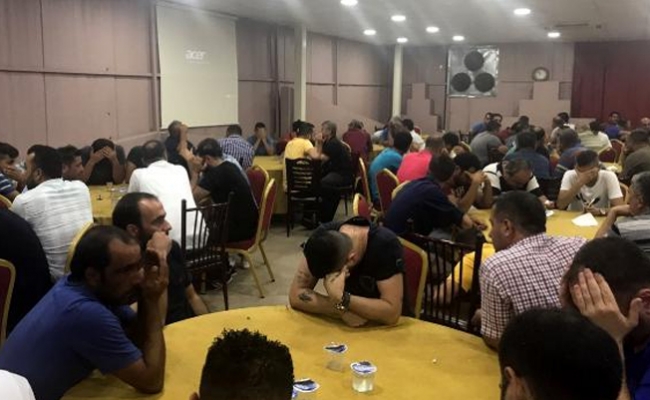 Derneğe baskın: Kumar oynarken yakalandılar!