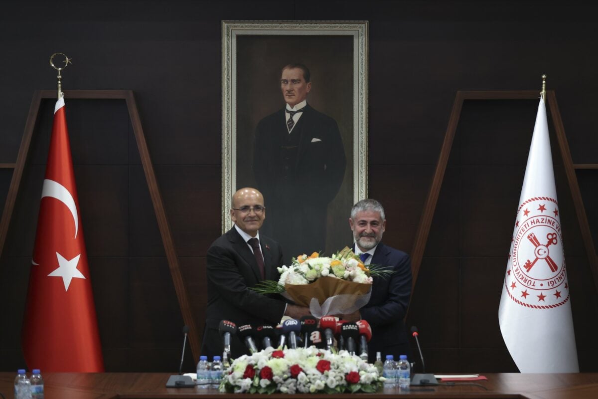 Hazine ve Maliye Bakanı Mehmet Şimşek'ten istifa açıklaması: Kusura bakmayın gülüyorum...