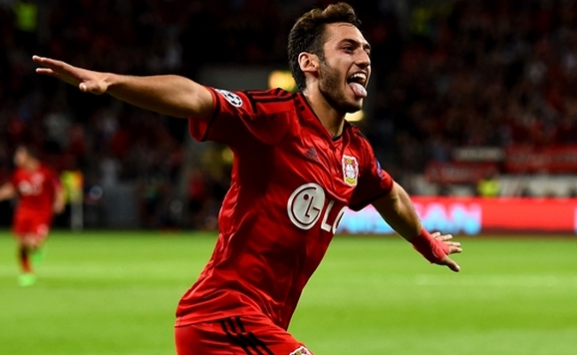 Milan formasıyla ilk golünü attı!